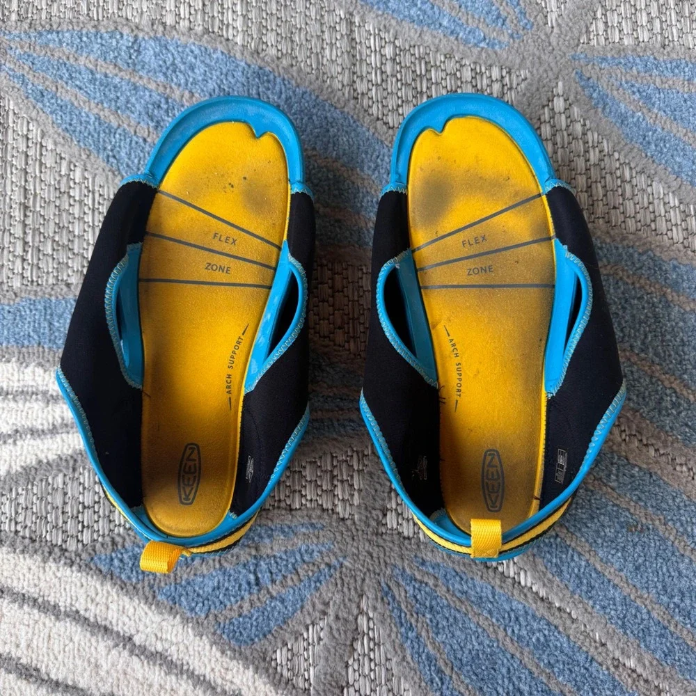 Keen Kids' Knotch River OT Sandal Big Kid Size 6 Black Vivid Blue